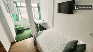 Lloguer Pis a El Plantinar - Avda. La Paz - El Juncal. Habitación en piso compartido en alquiler en el plantar, sevilla