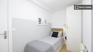 Lloguer Pis a Albors. Se alquila habitación en piso de 5 dormitorios en valencia