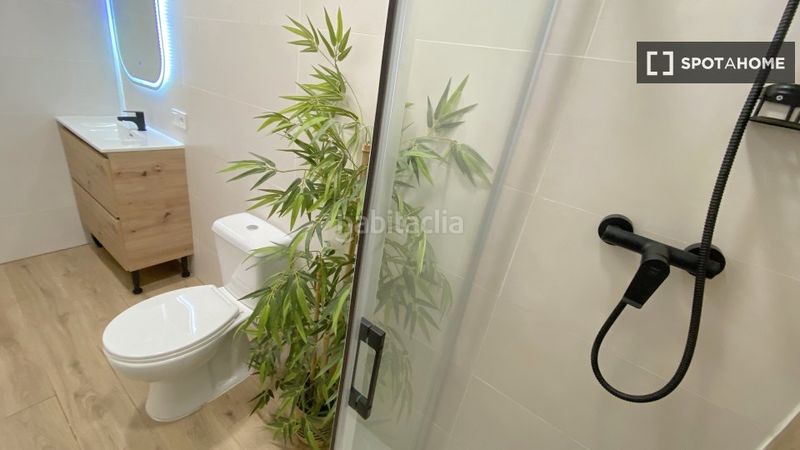 Foto 4811b768-d1d4-471d-8f22-84bfcb9f511c. Lloguer pis amb calefacció a El Plantinar - Avda. La Paz - El Juncal Sevilla