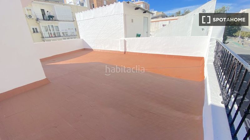Foto 8a66d53e-1169-4fa3-9dcf-9f2e53d37819. Lloguer pis amb calefacció a El Plantinar - Avda. La Paz - El Juncal Sevilla