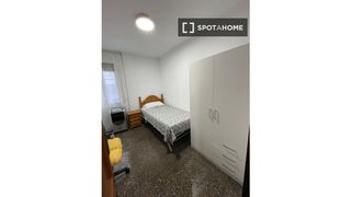 Rent Flat in Juan XXIII. Habitación en piso compartido en alicante alacant