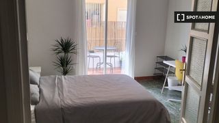 Lloguer Pis a Mercado. Se alquila habitación en piso de 4 dormitorios en sant blai, ali