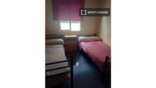 Rent Flat in Centro Ciudad. Habitación en piso compartido en paterna
