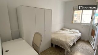 Rent Flat in Aiora. Habitación en piso compartido en alquiler en aiora, valencia