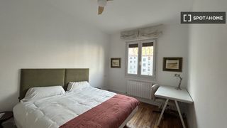Miete Etagenwohnung in Sabino Arana-Jesuitas. Habitación en piso compartido de 4 habitaciones en alquiler en i