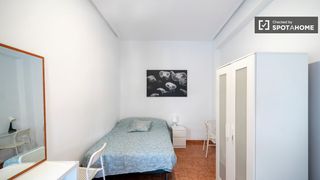 Affitto Appartamento in El Pilar. Se alquila habitación en piso de 4 dormitorios en valencia