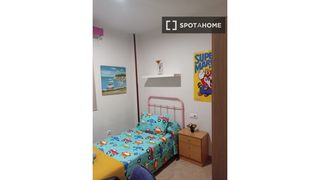 Location Appartement à Hospital. Habitación compartida en piso de 5 habitaciones en la victoria,