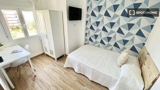 Location Appartement à El Torrejón - El Cerezo. Habitación en piso compartido en alquiler, la palmilla, sevilla.