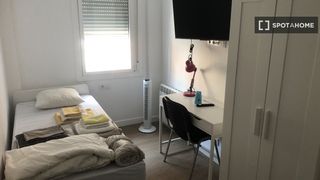 Alquiler Piso en Reyes Católicos. Habitación en piso compartido en alcalá de henares.