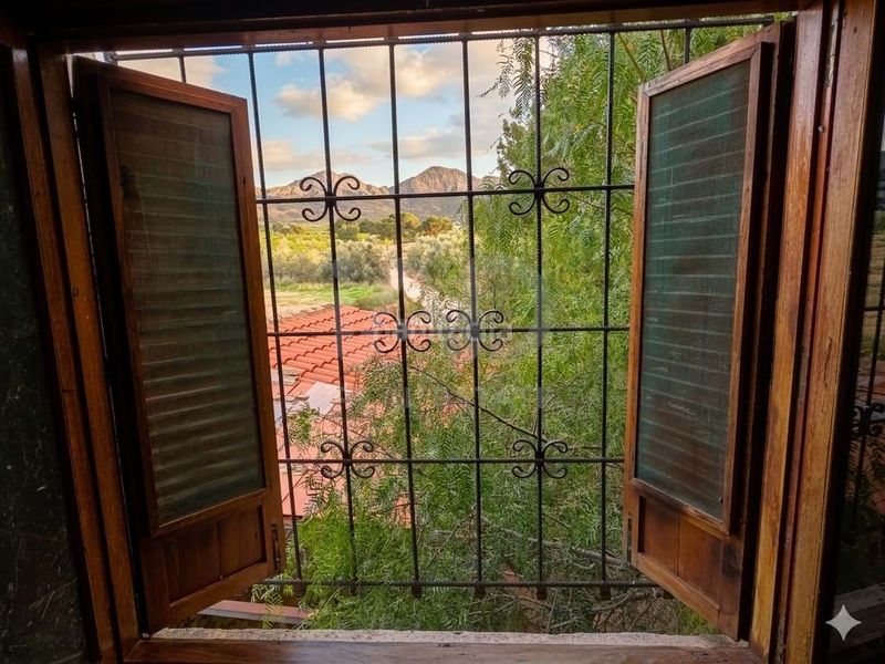 Foto 0c1b1ea6-4e9c-4c35-8c92-f317a6c320e2. Casa amb piscina a Jumilla