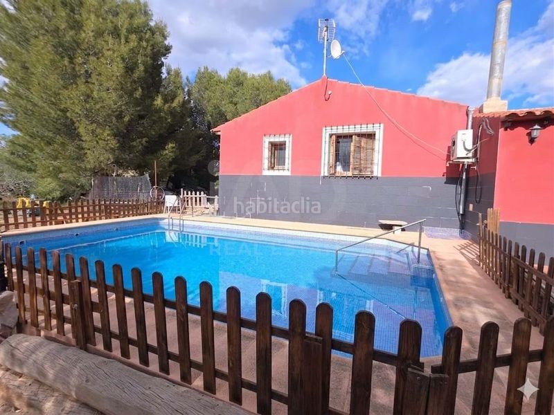 Foto 45ba7829-94e0-41cb-b80a-9904767e6da0. Casa amb piscina a Jumilla
