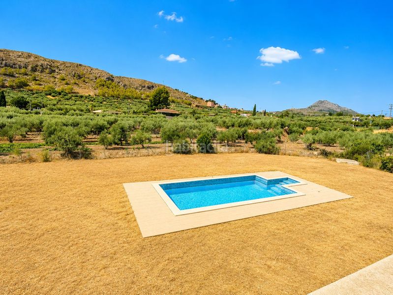 Foto abd60495-3272-4530-88df-fcf0351bd57b. Casa amb piscina a Calasparra
