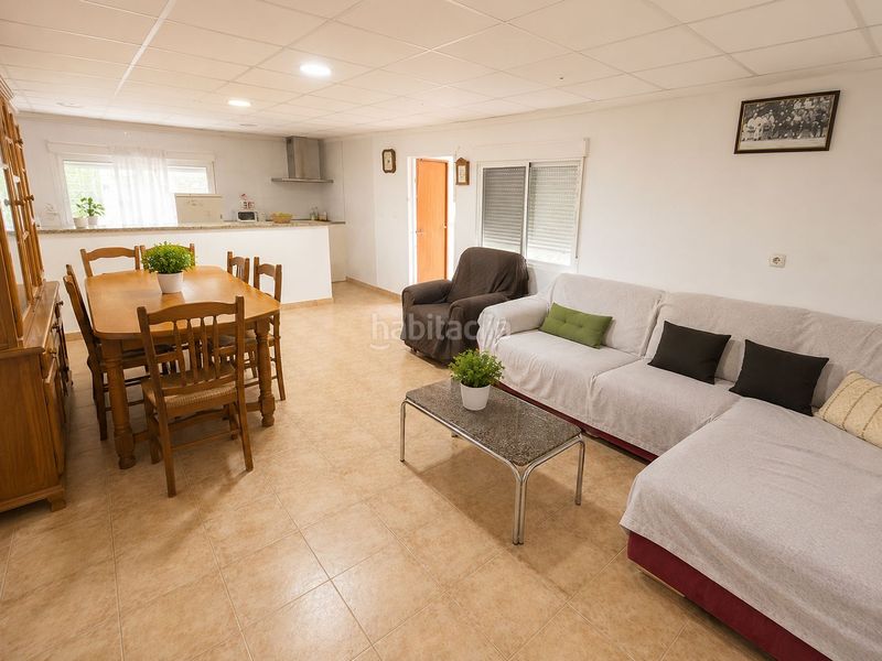 Foto 4d7e7adb-4e49-46a7-ab79-17863f223754. Masia amb aparcament piscina a Cehegín