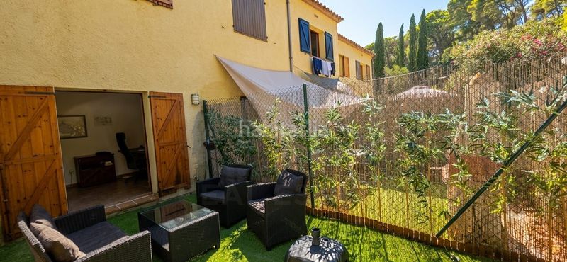 Foto f616d2d2-2d12-4e42-8b7b-a6cc6682d66b. Casa aparellada amb calefacció aparcament piscina a Estartit