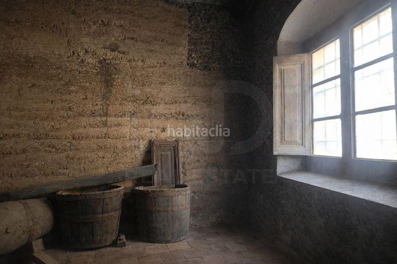 Foto 3b7d3546-fcd2-4a61-bfb7-1a84993647d0. Masia a Torrelles de Foix