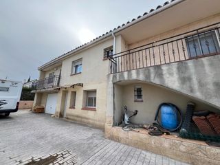 Xalet  Carrer de sant joan ev.. Casa unifamiliar con piscina en masías catalanas