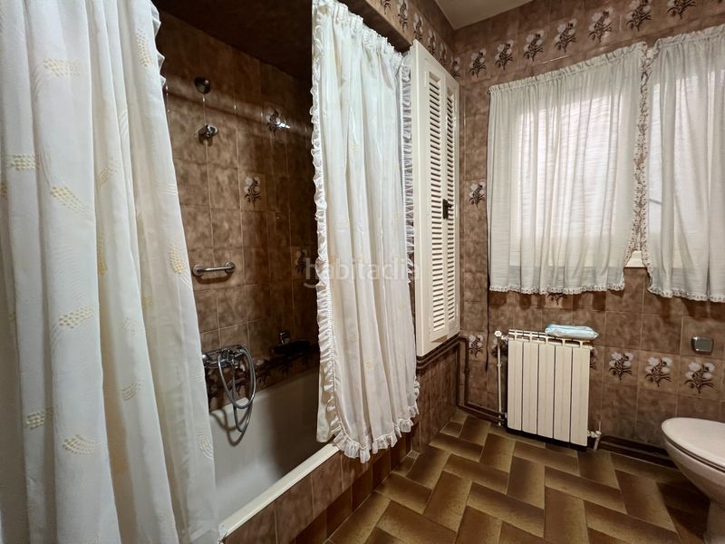 Foto 2fb8f760-9c52-4608-a0a2-fa87316a04ea. Casa pareada en carrer de monterols 4 edificio completo con ascensor | 410 m² | inversión costa dorada en Vila-seca