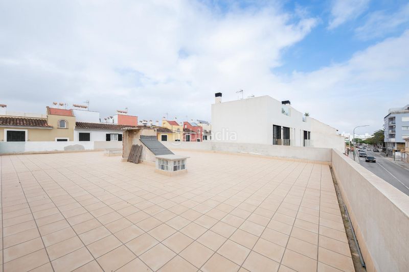 Foto cad3bd75-e3b6-47e1-89f8-02d6960fe651. Edificio in Polígon de Llevant Palma de Mallorca
