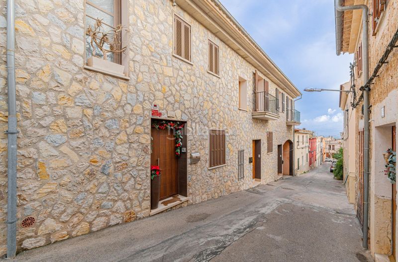 Foto c7d88ec8-34a1-40ea-9bee-c73d34fcd2b5. Casa adossada amb calefacció aparcament a Lloseta