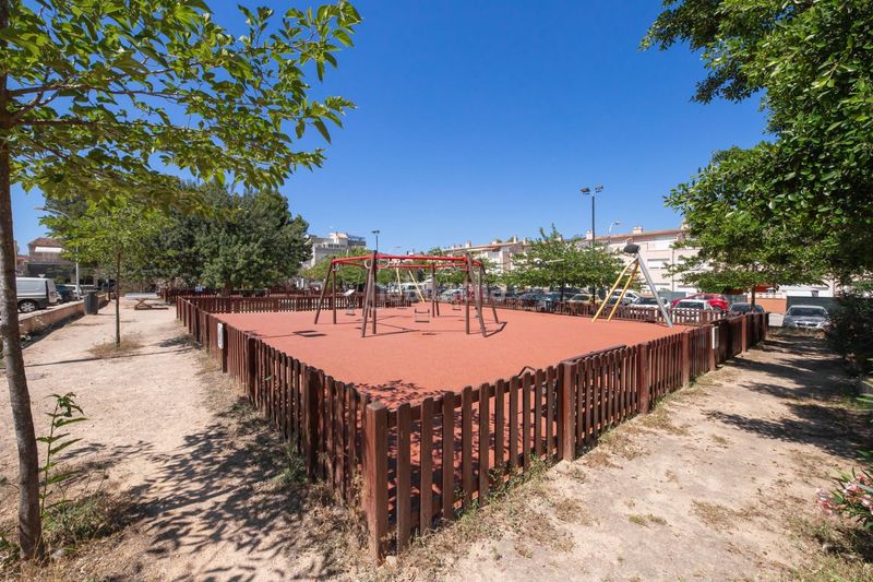 Foto 19b0d544-a05b-437a-baec-8402e23699d0. Planta baixa amb calefacció aparcament a Son Ferrer Calvià