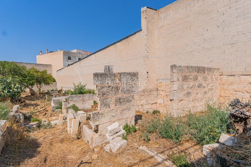 Foto cd2d92bc-ae89-4db3-a321-eb46774ce5ad. Terreno residencial en carrer de lluís carreres 38.99 solar urbano en venta villa en Muro
