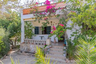 Casa in Cala Llombards. Encantadora casa mediterránea a pocos pasos del mar en cala llom