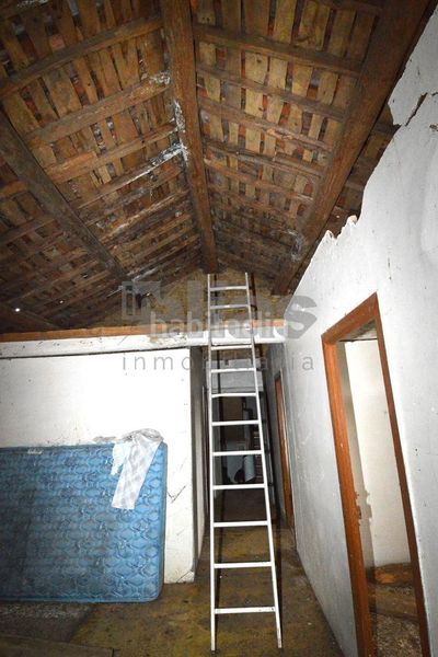 Foto 0f59c49e-fcde-4b00-b375-472b788c1798. Casa amb calefacció a Zas