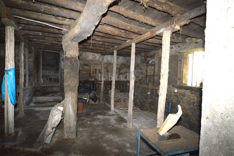 Foto 7349f04b-9d3a-4321-919c-028648c156ce. Casa amb calefacció a Zas