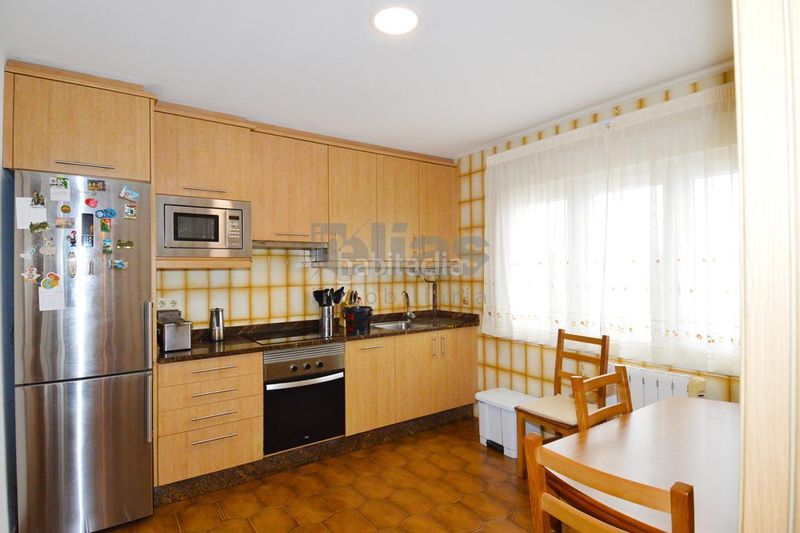 Foto bc0f6417-3924-4fcf-81a1-3e680f43a4fc. Haus mit heizung in Laxe