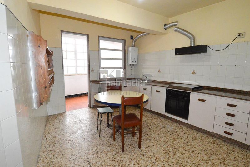 Foto 0d3376aa-e7be-456a-a8b0-94892d5370e8. Edificio in Vimianzo