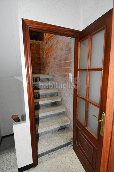 Foto e2393d0c-180f-42c0-b604-2532a6a50bda. Edificio en Vimianzo