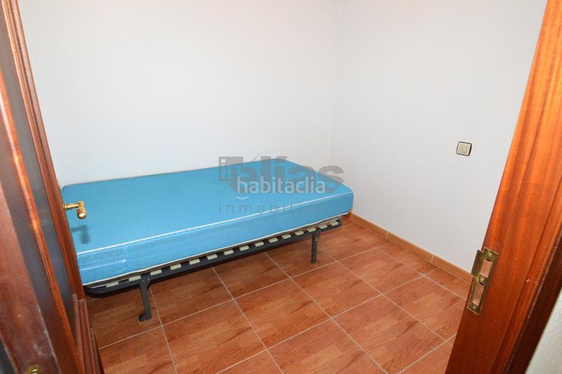 Foto e5043e1f-5911-4480-86c4-b71ad8c70fa6. Edificio en Vimianzo