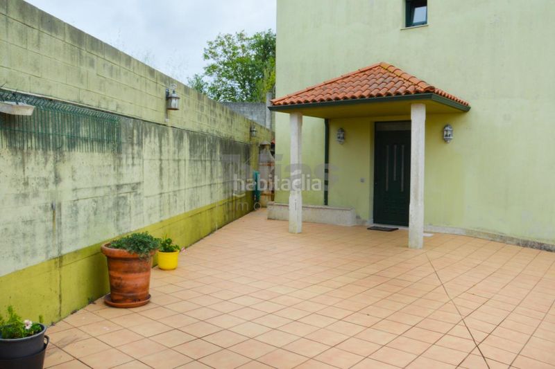 Foto f3119778-f8db-4e72-a1a9-68c4abdb442f. Casa amb calefacció aparcament a Zas
