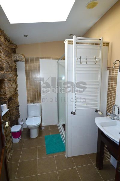 Foto f4fc896d-76f9-4a2a-b6d5-a6389ca2af61. Maison avec chauffage parking dans Vimianzo