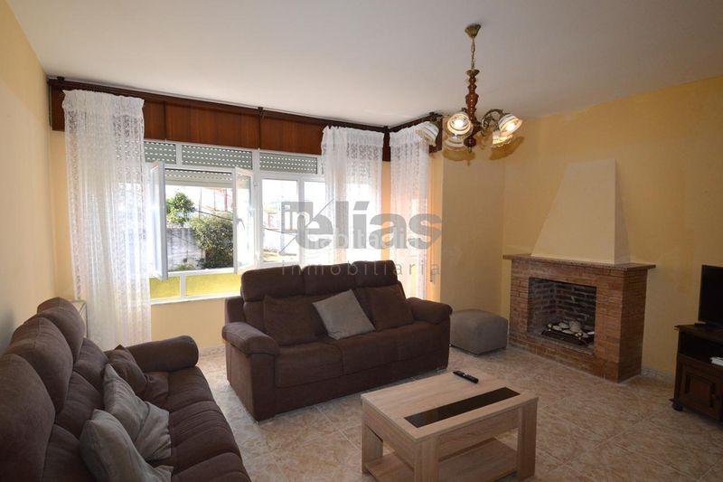 Foto 723ac173-749b-42fc-a0a8-c0cd305a25e5. Casa a Laxe