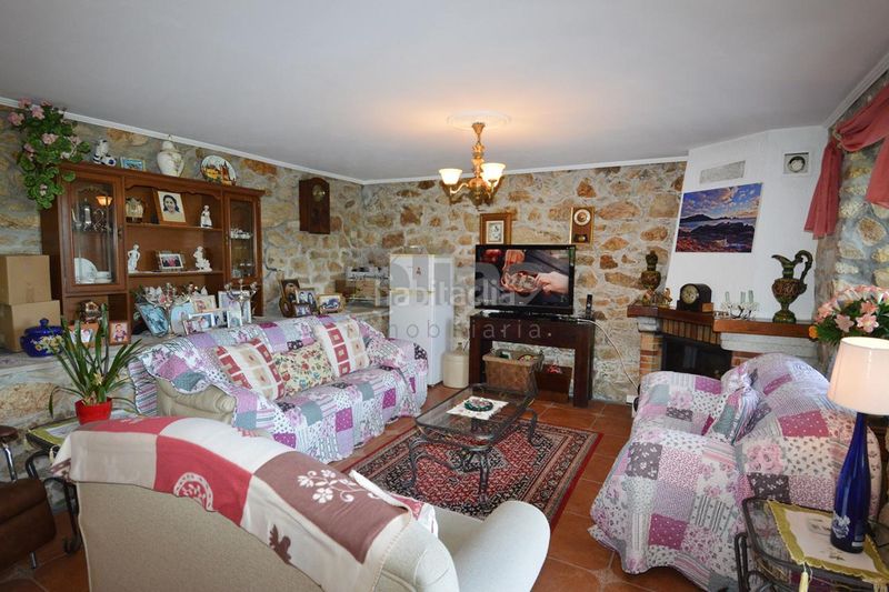 Foto fa8e63ec-c7f6-4f18-85aa-eb423087de4a. Casa amb calefacció aparcament piscina a Camariñas