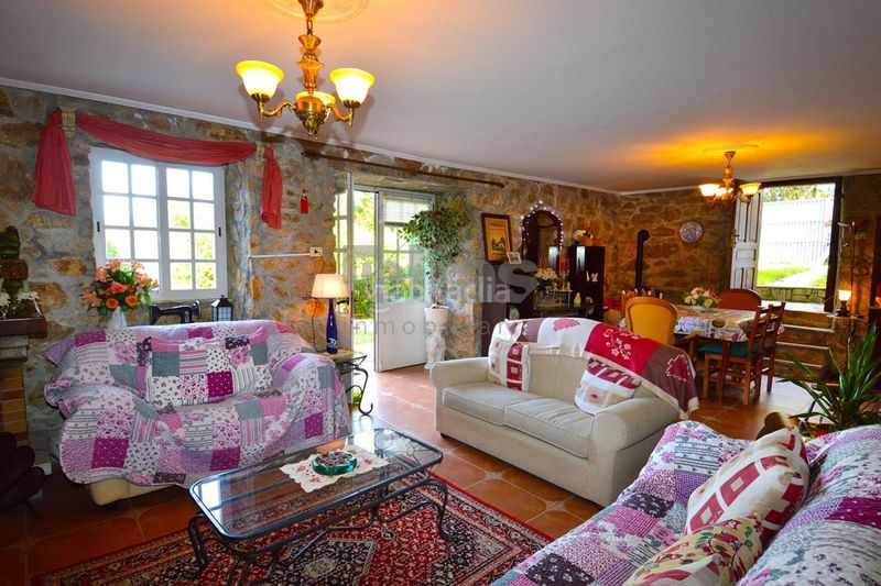 Foto e9a1de76-0d4e-443c-a65e-cb92a6b7a2a9. Maison avec chauffage parking piscine dans Camariñas