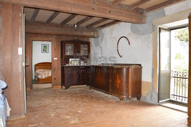 Foto 1da06a51-bd5f-4cdb-a53a-31a6ba494725. Casa amb aparcament a Vimianzo