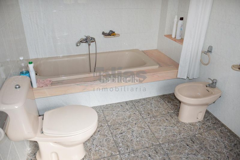 Foto 7e4f2725-d057-4333-8883-4e99e821b0f1. Casa amb aparcament a Vimianzo