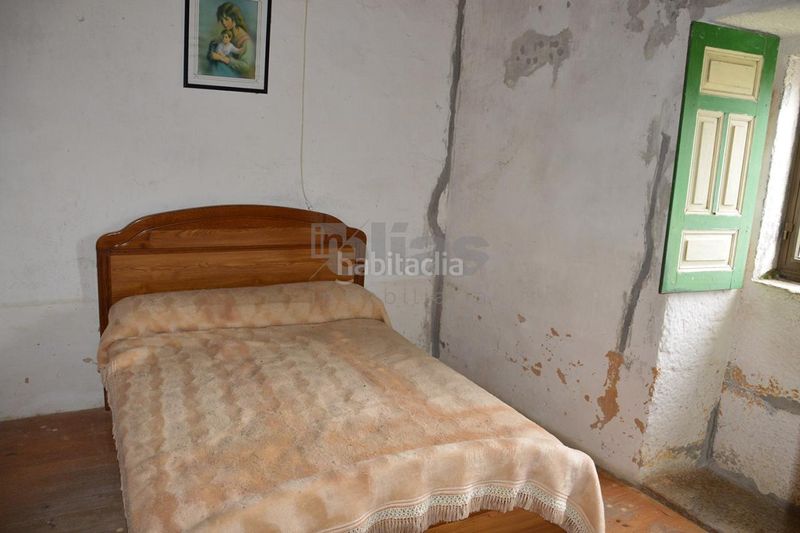 Foto 9d751ce7-58c7-4086-972a-3915c138d77b. Casa amb aparcament a Vimianzo