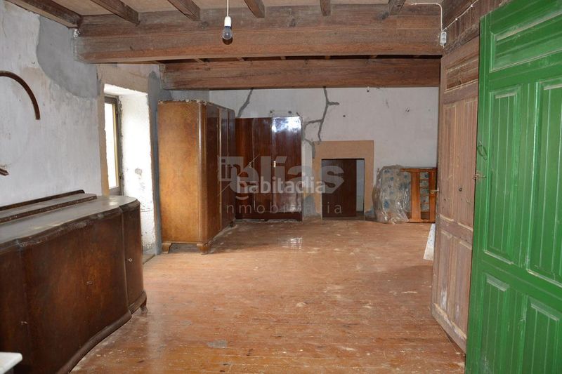 Foto a9a41662-5816-4621-b7cf-cdb4c4ff1f23. Casa amb aparcament a Vimianzo
