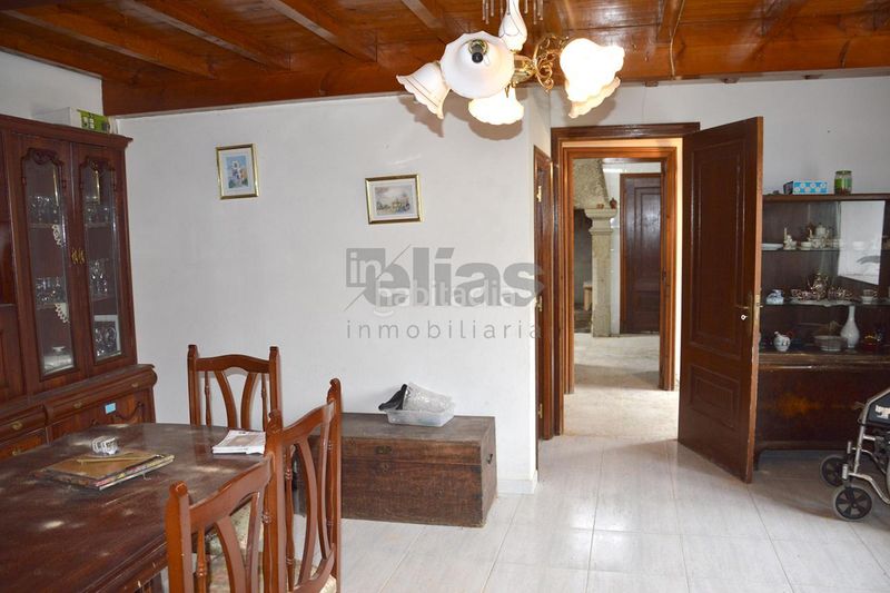 Foto d4f3ac17-53d8-4016-807b-06f9b0abb11b. Casa amb aparcament a Vimianzo