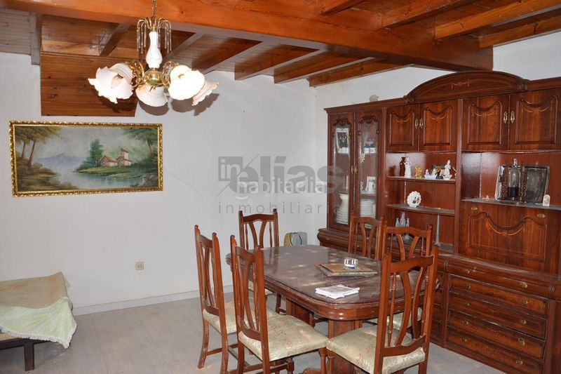 Foto e12bca22-b9b2-4b30-8f5a-2b477cc5f6c8. Casa amb aparcament a Vimianzo