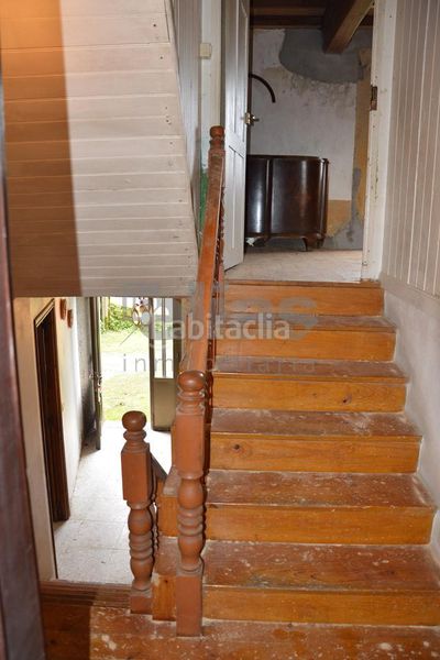 Foto f9dee9f4-4967-47b9-b5a7-166ed037d961. Casa amb aparcament a Vimianzo