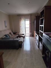 Piso en Isla Cristina. Redpiso pone a la venta este estupendo piso de tan solo 4 vecino