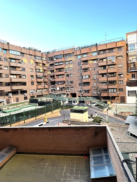 Foto e9951cd9-baa5-4596-91dc-b3343cee80b4. Pis amb calefacció aparcament a Hispanoamérica-Bernabéu Madrid