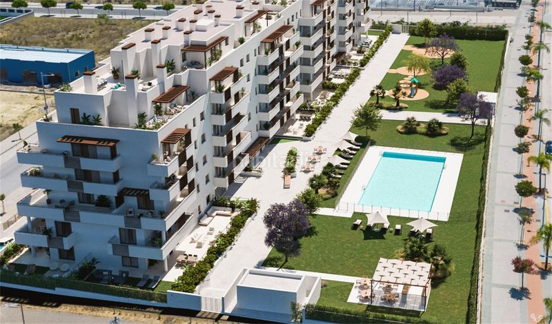 Foto 5e354f8a-5106-4469-8451-2e7d9b0fc680. Pis 91m<sup>2</sup> amb aparcament a Entrenúcleos Dos Hermanas