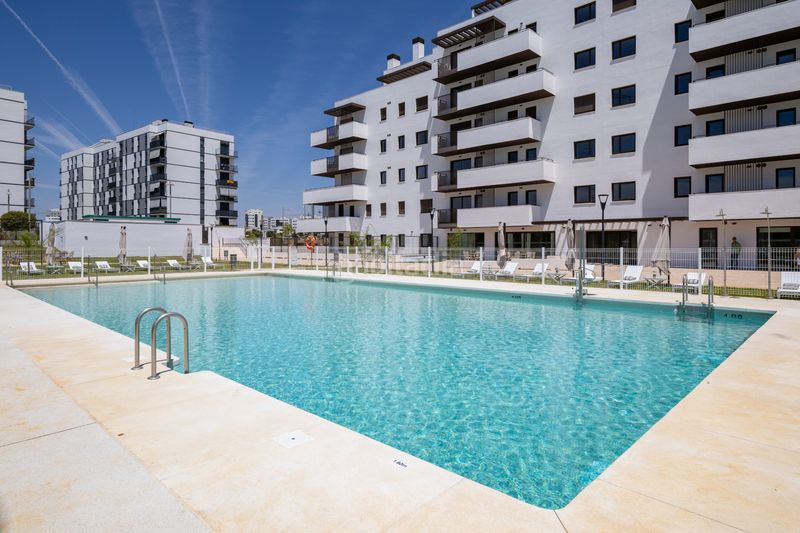 Foto 666a1eb9-316b-4ca0-a2d0-0fee1a847e76. Pis 122m<sup>2</sup> amb calefacció aparcament piscina a Entrenúcleos Dos Hermanas