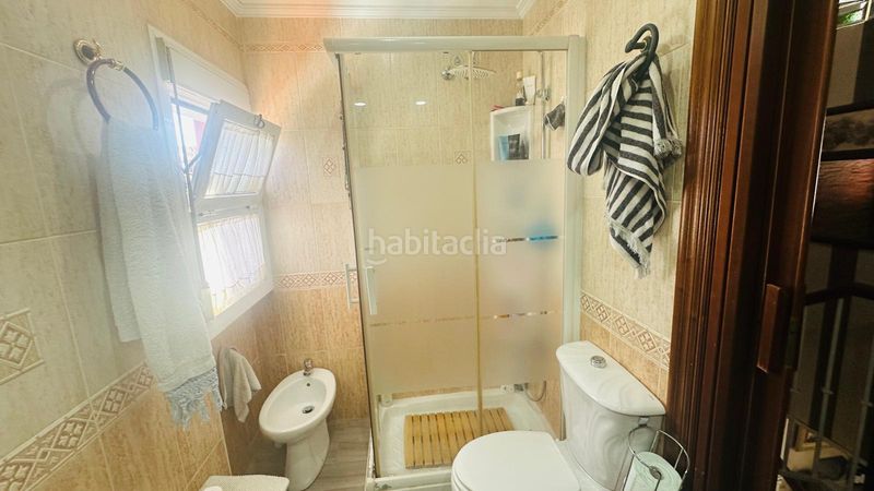 Foto 421807c5-9d59-480c-b9ae-054365ed2b6d. Casa amb calefacció piscina a Avenida Juan Diego Bormujos