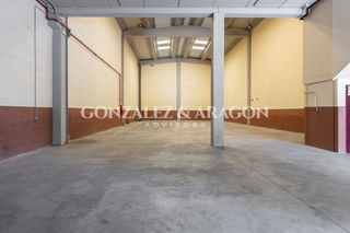 Affitto Capannone industriale  Sant ermengol ii. Nave 465 m  puerta tir camión  patio y parking privado  lista pa